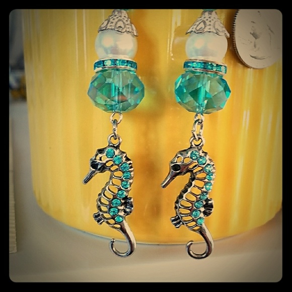 MY OWN Jewelry - Wonder of the SEAS HORSES EARART 🐲🐙